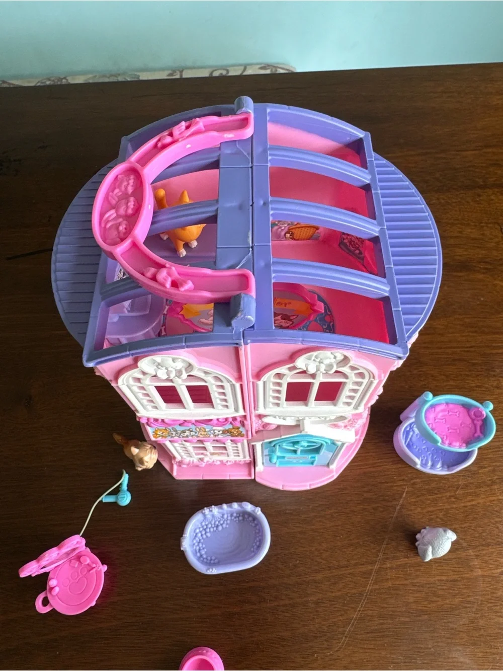 Fisher-Price Sweet Streets Pet Parlor Playset with Animals and Furniture